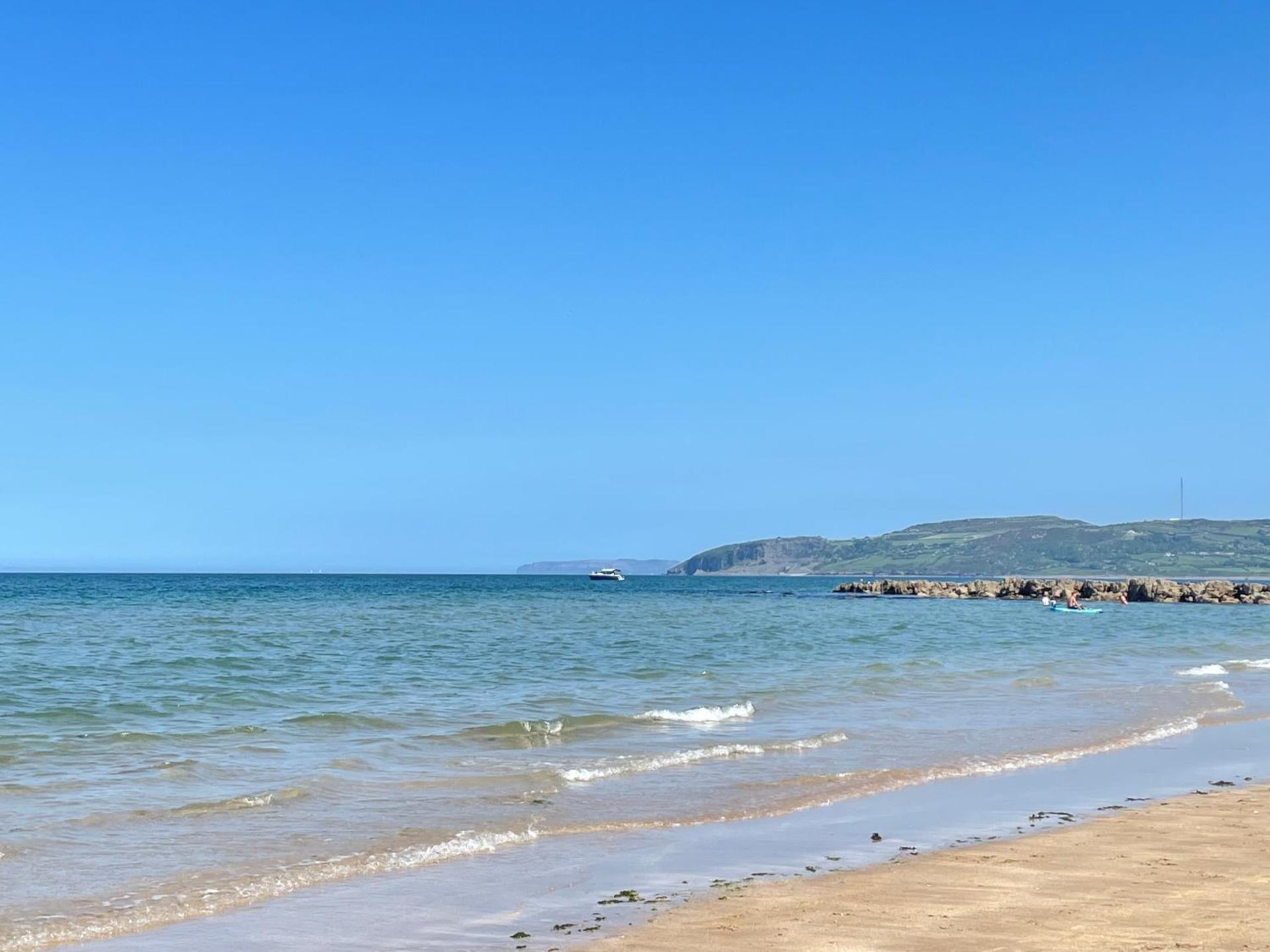 Apartment 3 Benllech with Sea views