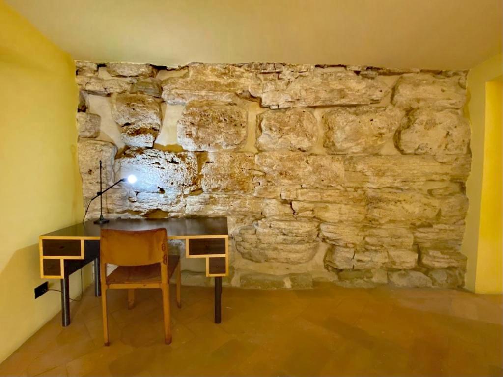 Perugia Abbraccio Etrusco