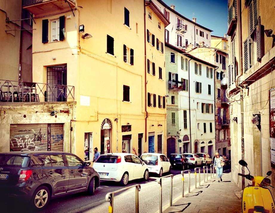 Perugia Abbraccio Etrusco