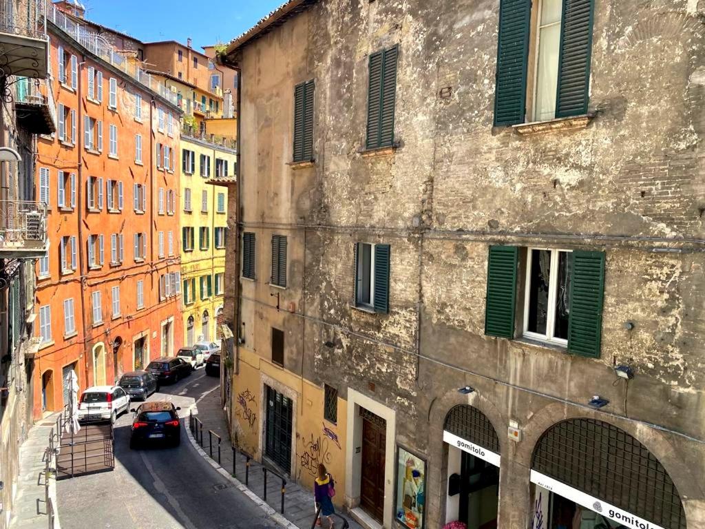 Perugia Abbraccio Etrusco