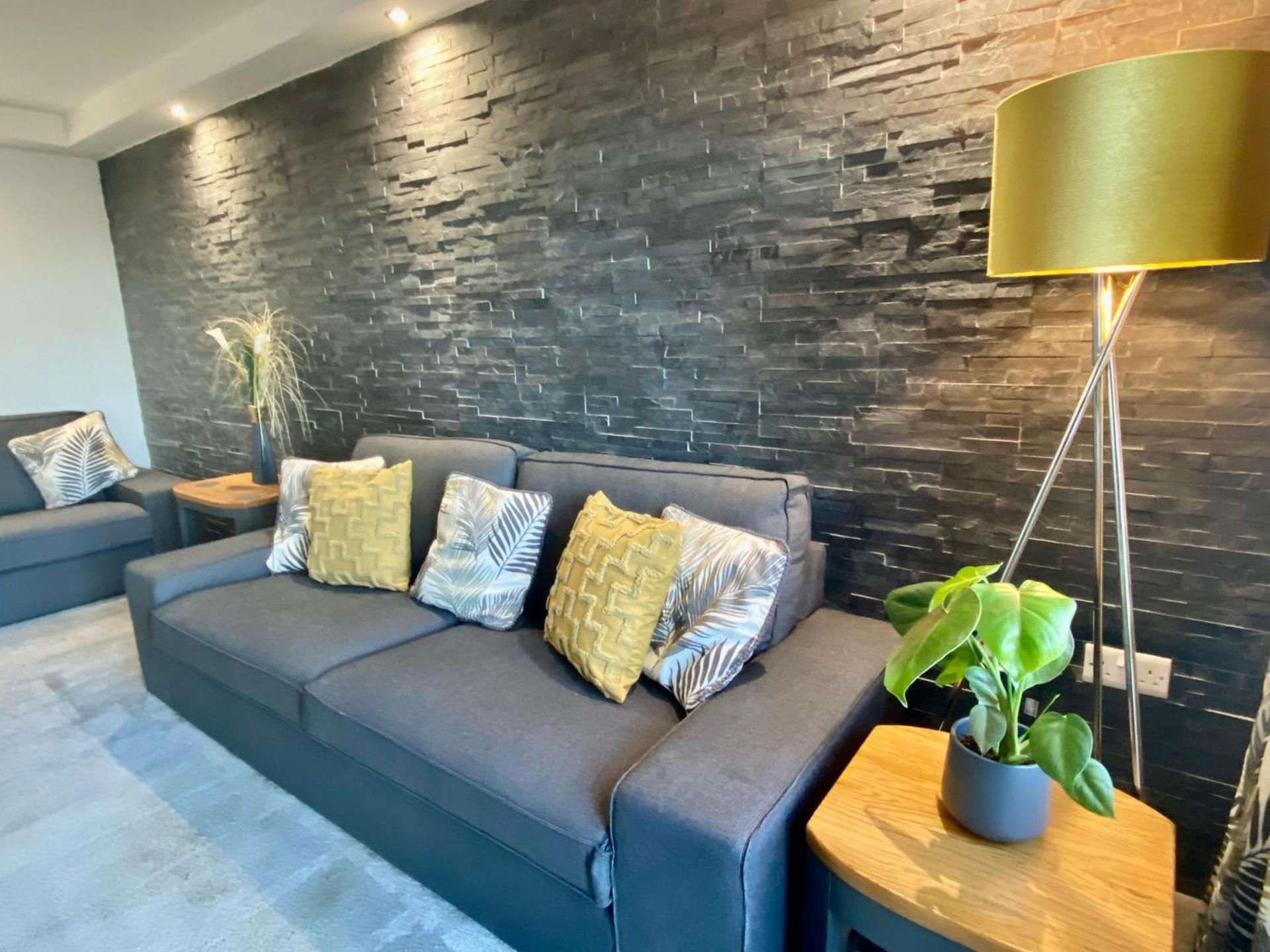 Apartment 3 Benllech with Sea views