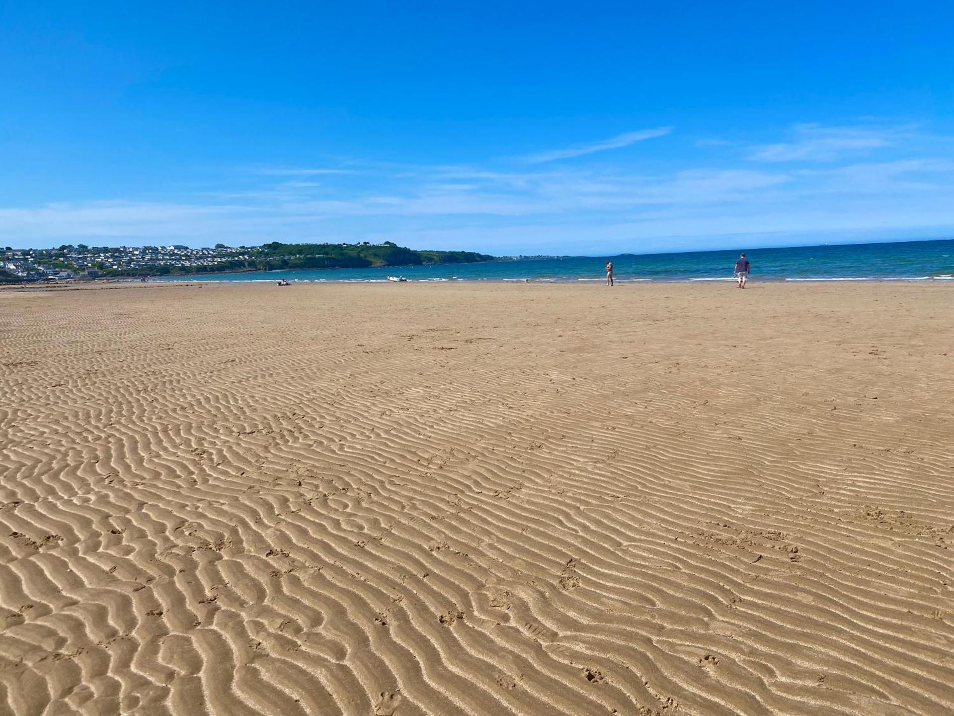 Apartment 3 Benllech with Sea views