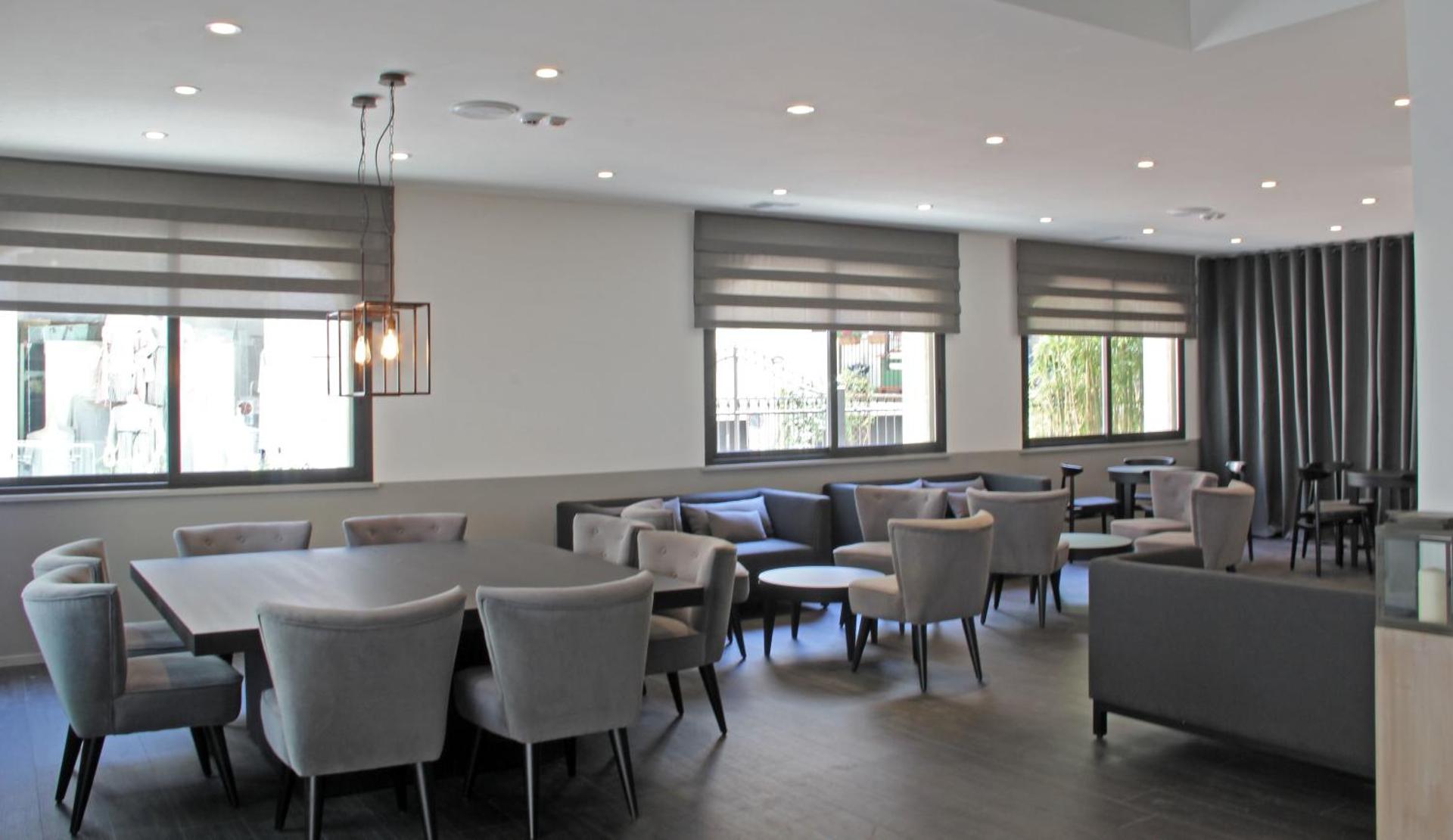 Communal lounge/ TV room