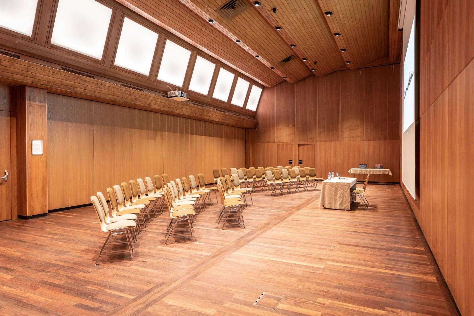 Meeting/conference room