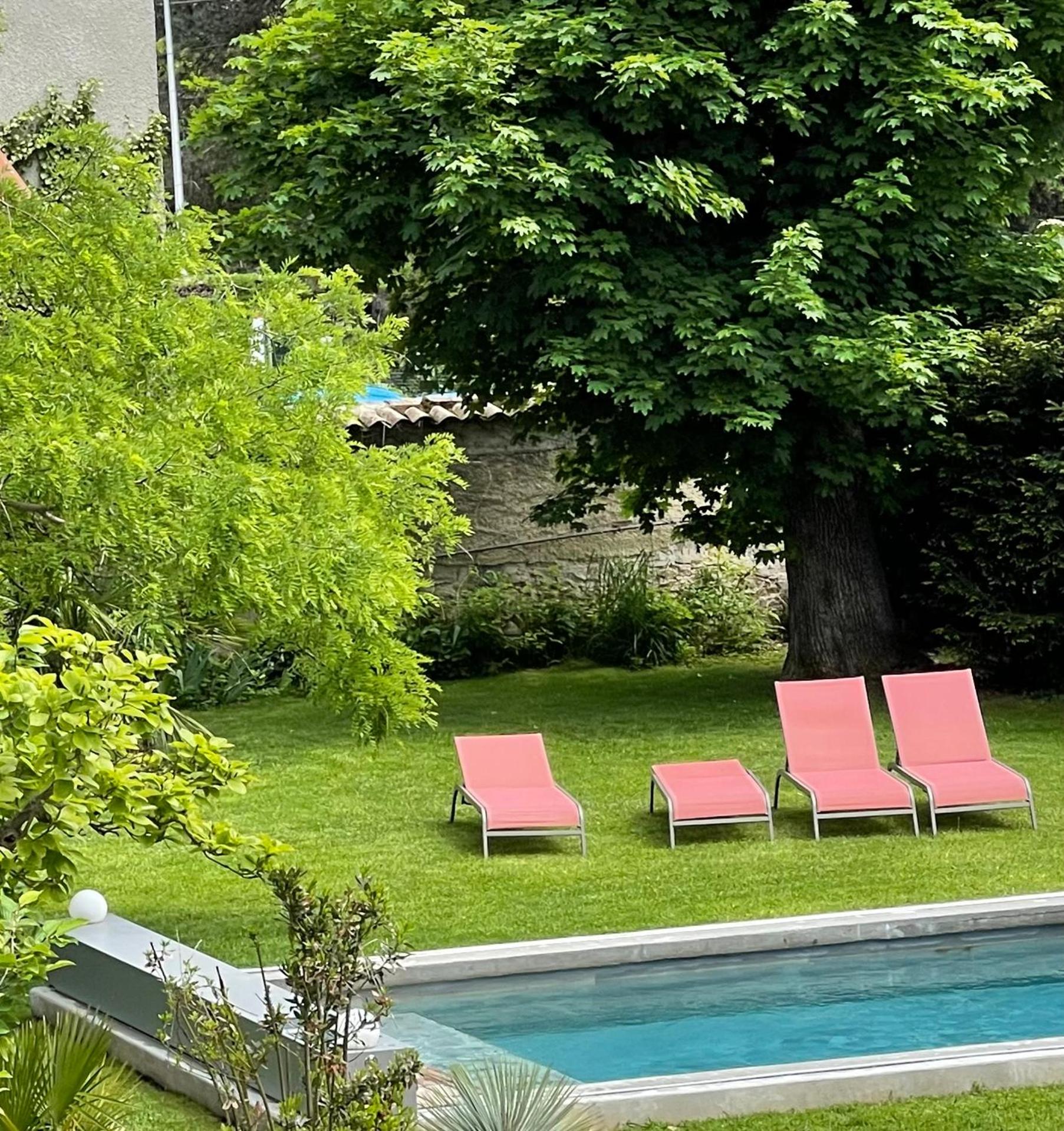 Aux Tourelles 1888 - Tres Proche Lyon #Clim #Piscine #Netflix #Parking Payant Securise