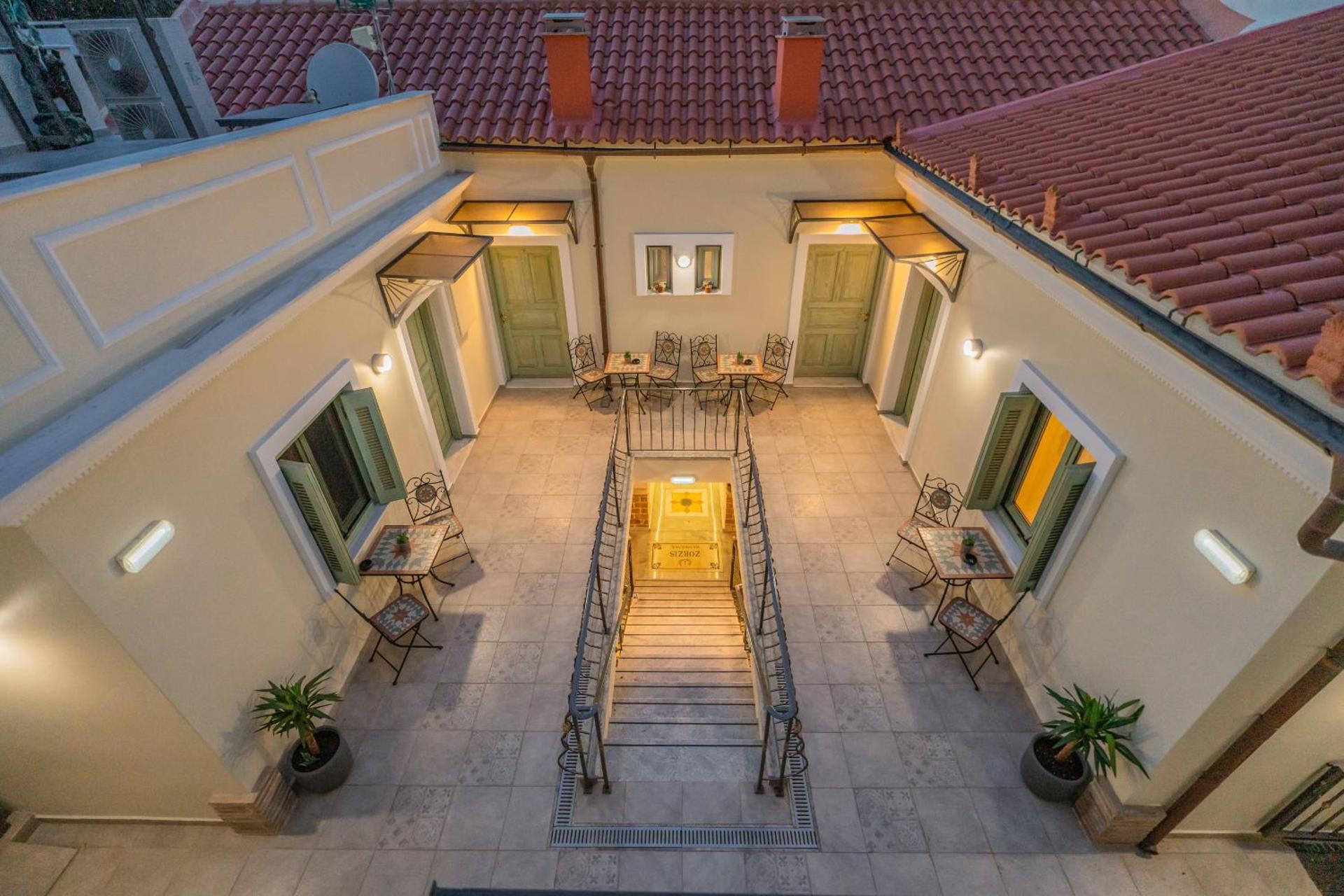 The Stone Manor , Noho boutique Thissio