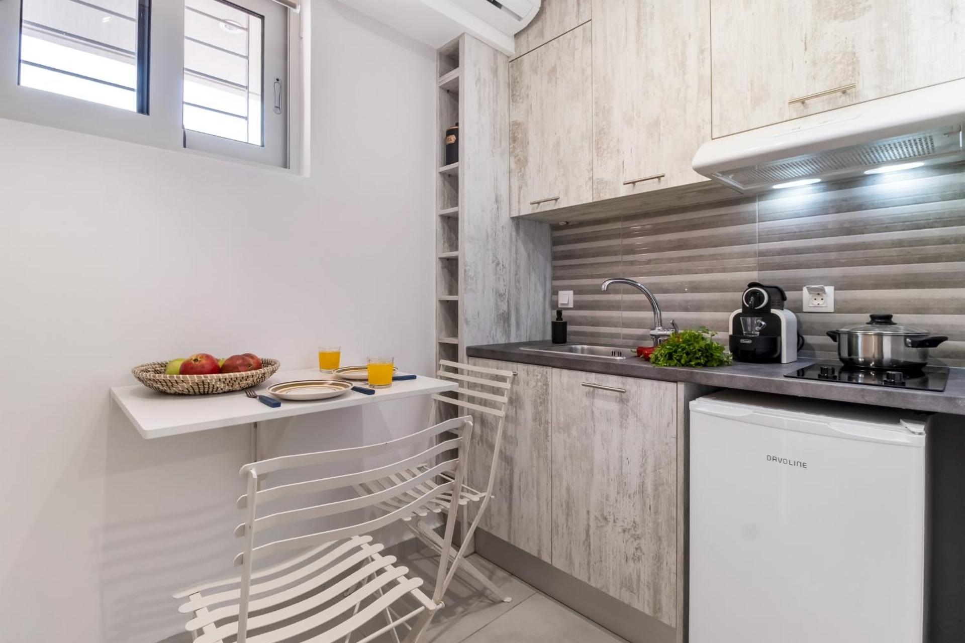 Kitchen or kitchenette