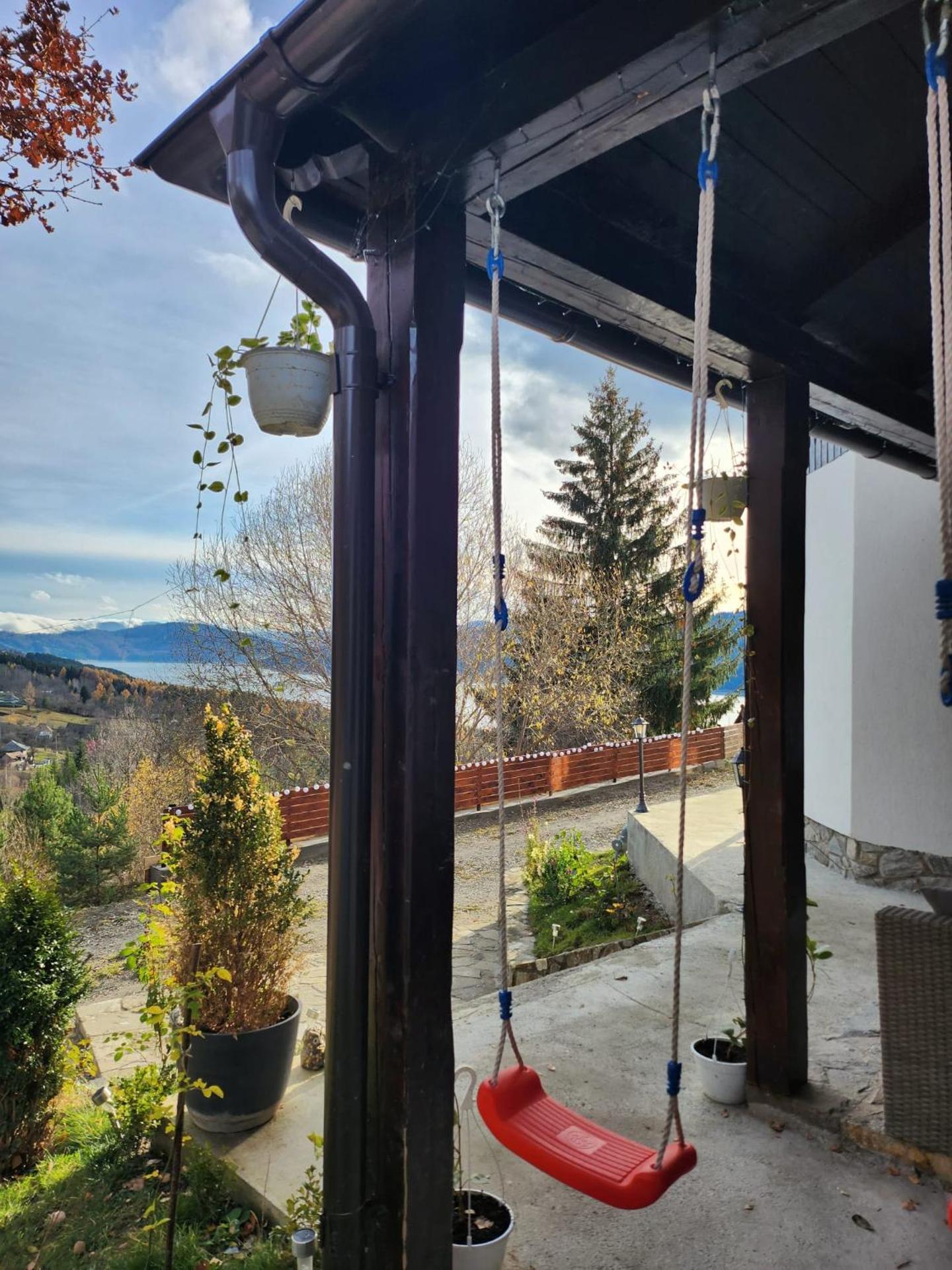 Pensiunea Sara pe deal