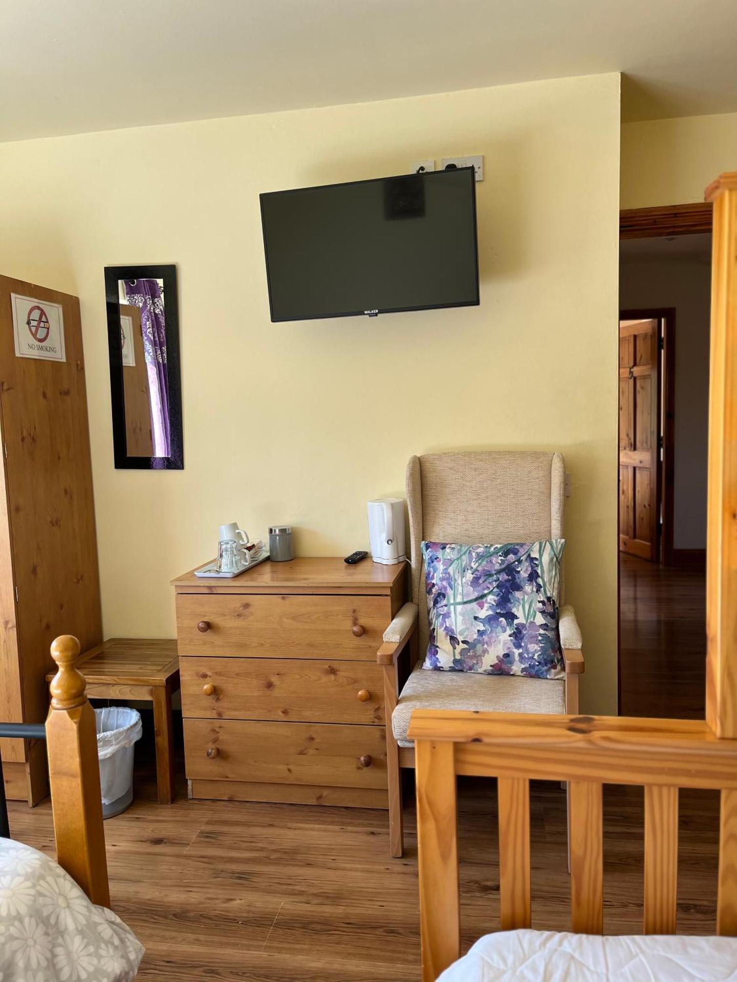 Doughlasha House V93RX64