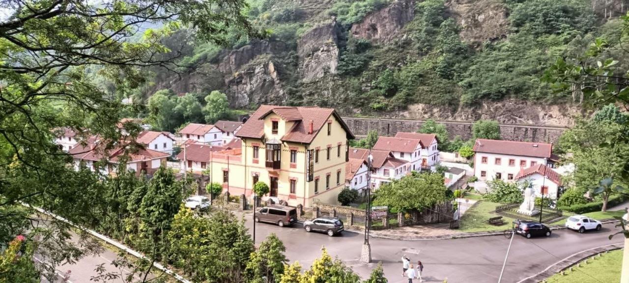 POSADA de BUSTIELLO,cercano a las estaciones de esquí