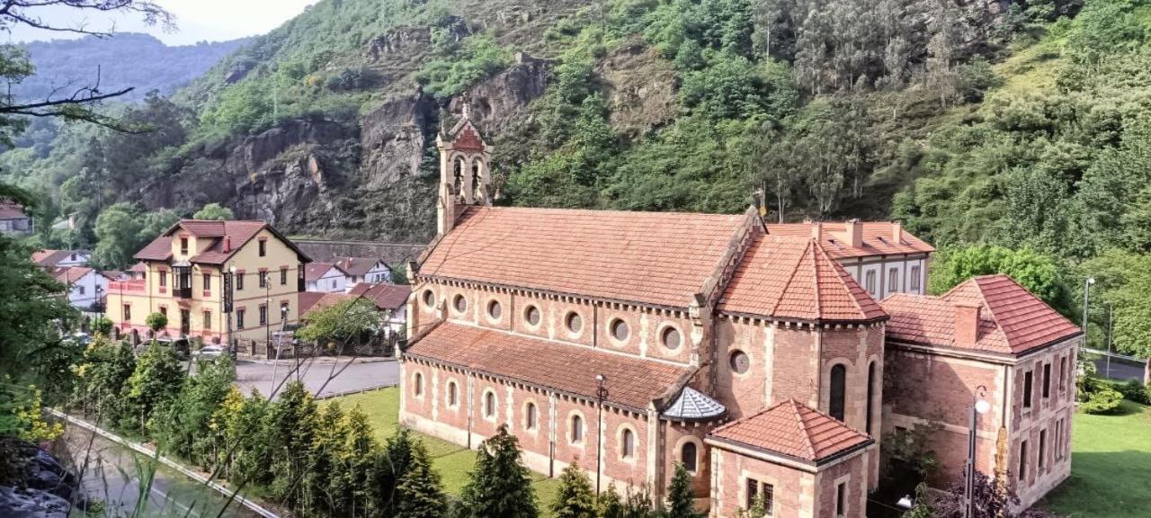 POSADA de BUSTIELLO,cercano a las estaciones de esquí
