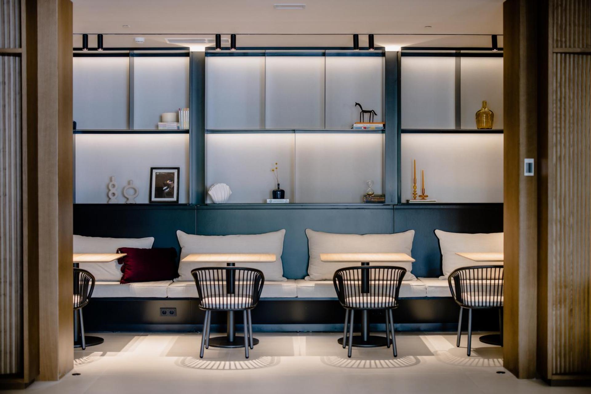 Communal lounge/ TV room