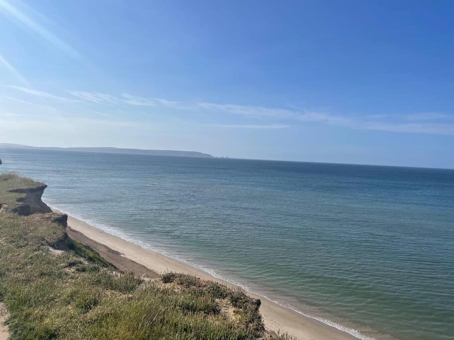 Cosy accommodation, easy walk to beach!