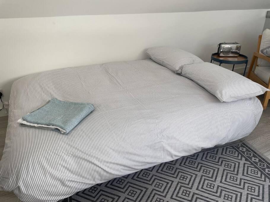 Cosy accommodation, easy walk to beach!