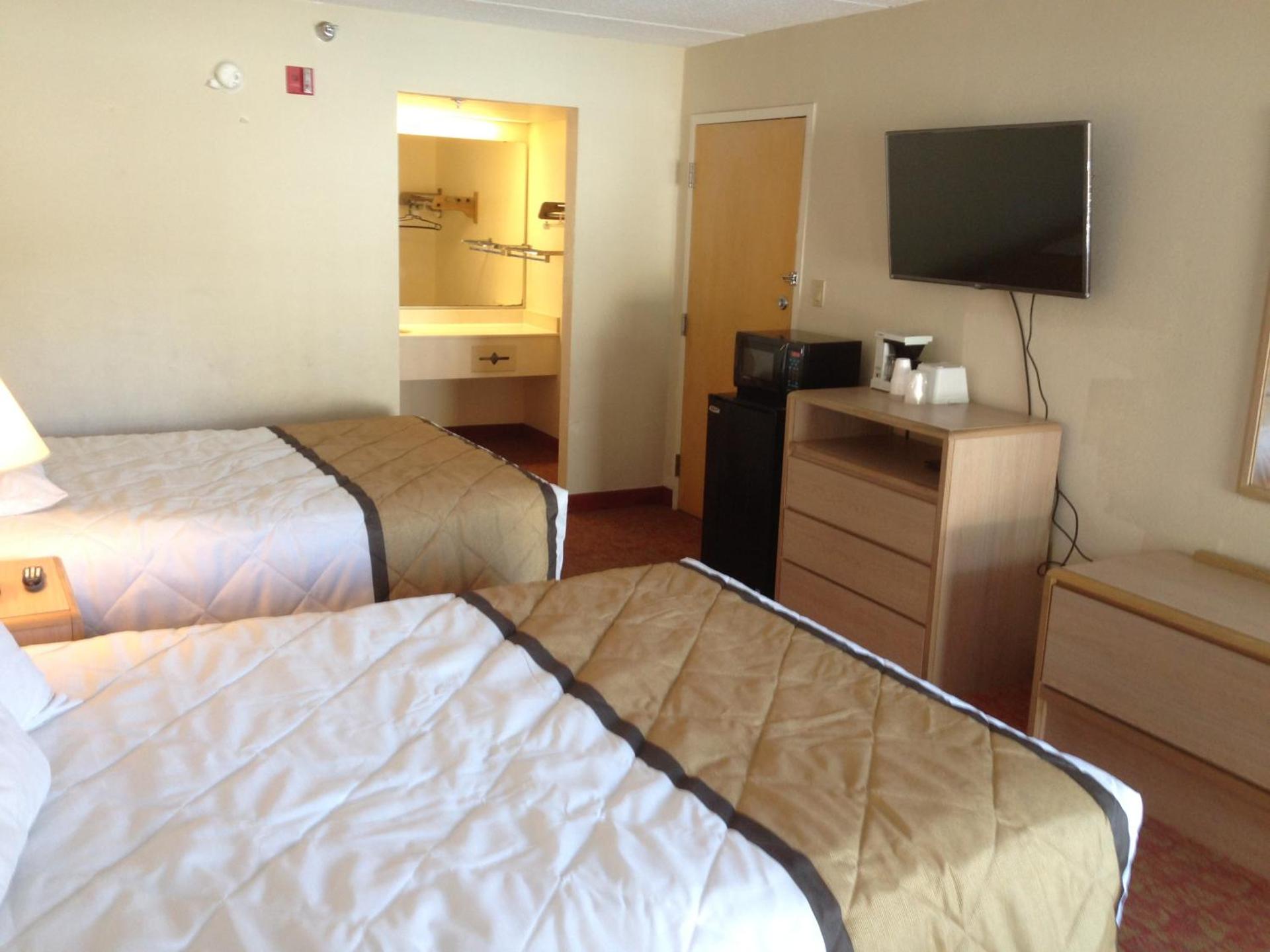 Standard Room With Two Queen Beds - Non-Smoking