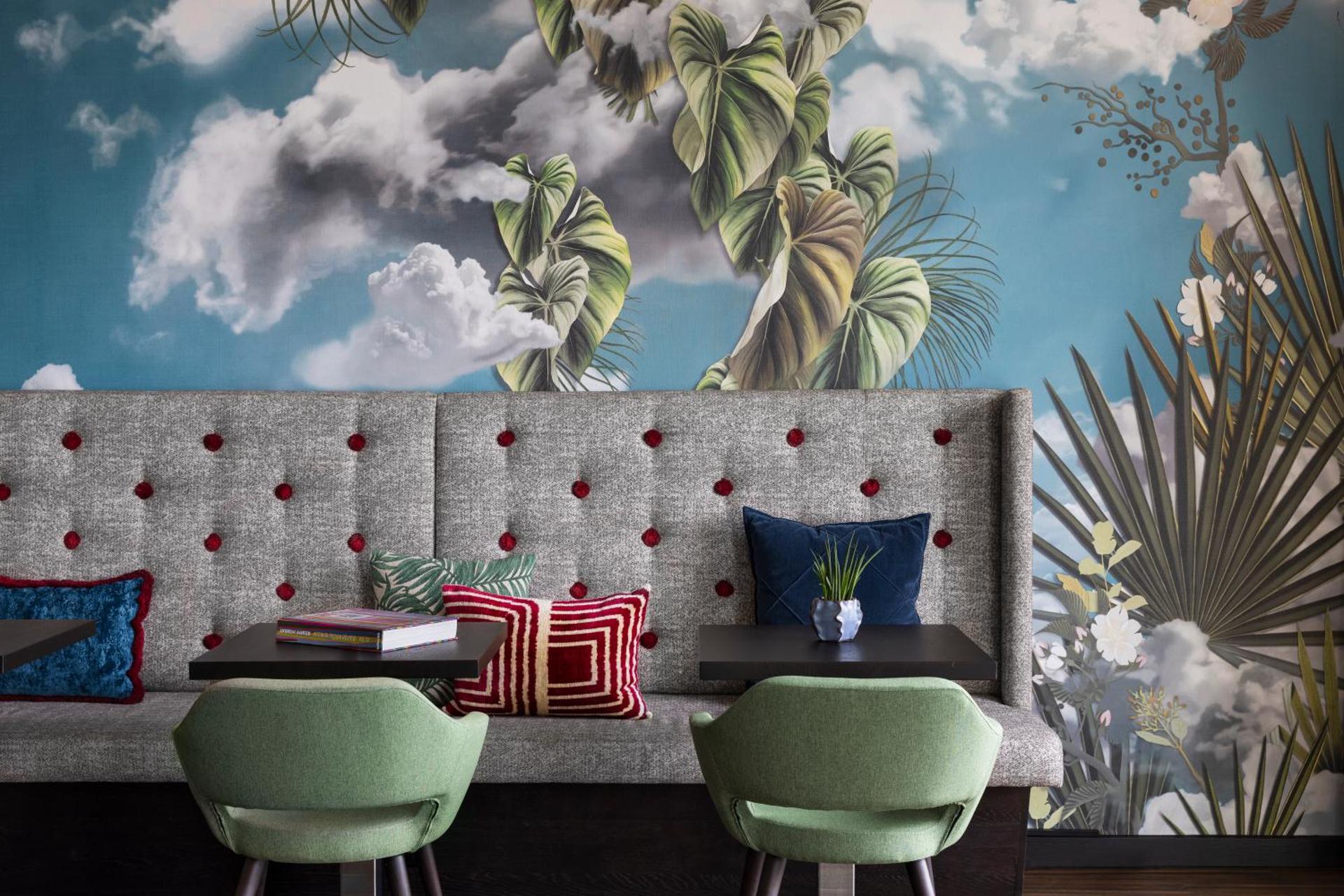 Communal lounge/ TV room