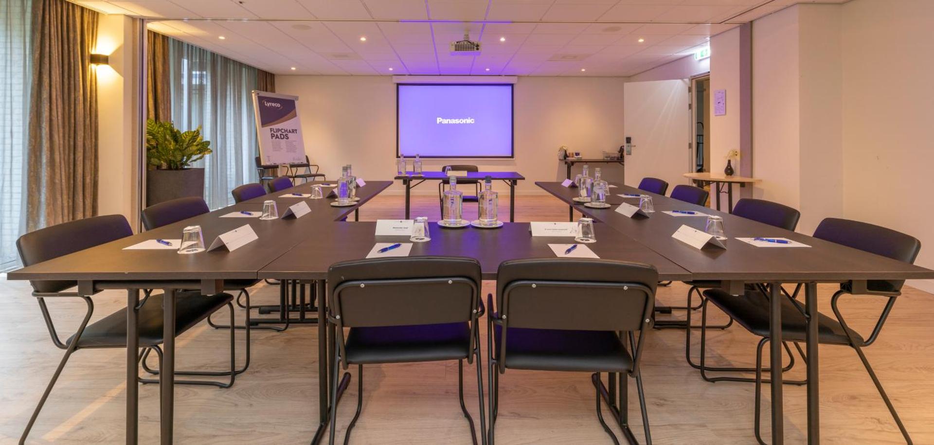 Meeting/conference room