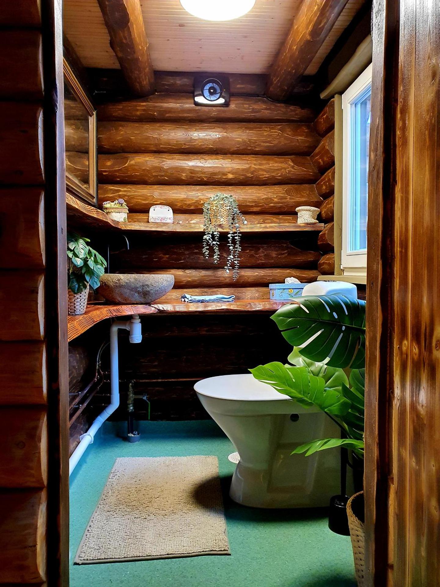 Cozy Lakeside Adventure