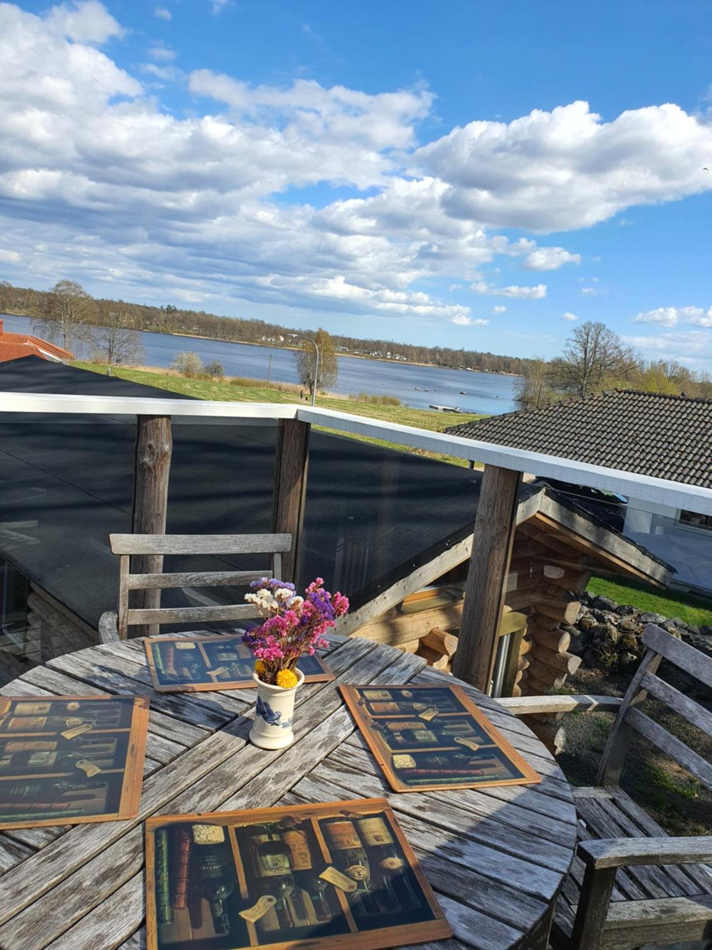 Cozy Lakeside Adventure