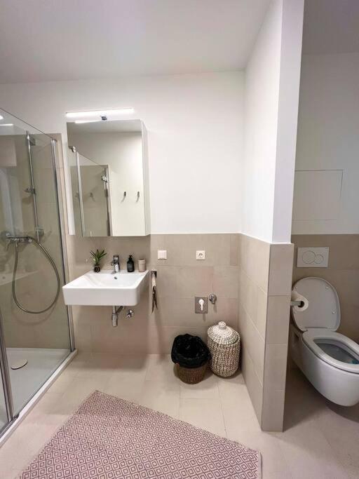 Donaublick Oasis: Stylische Wohnung