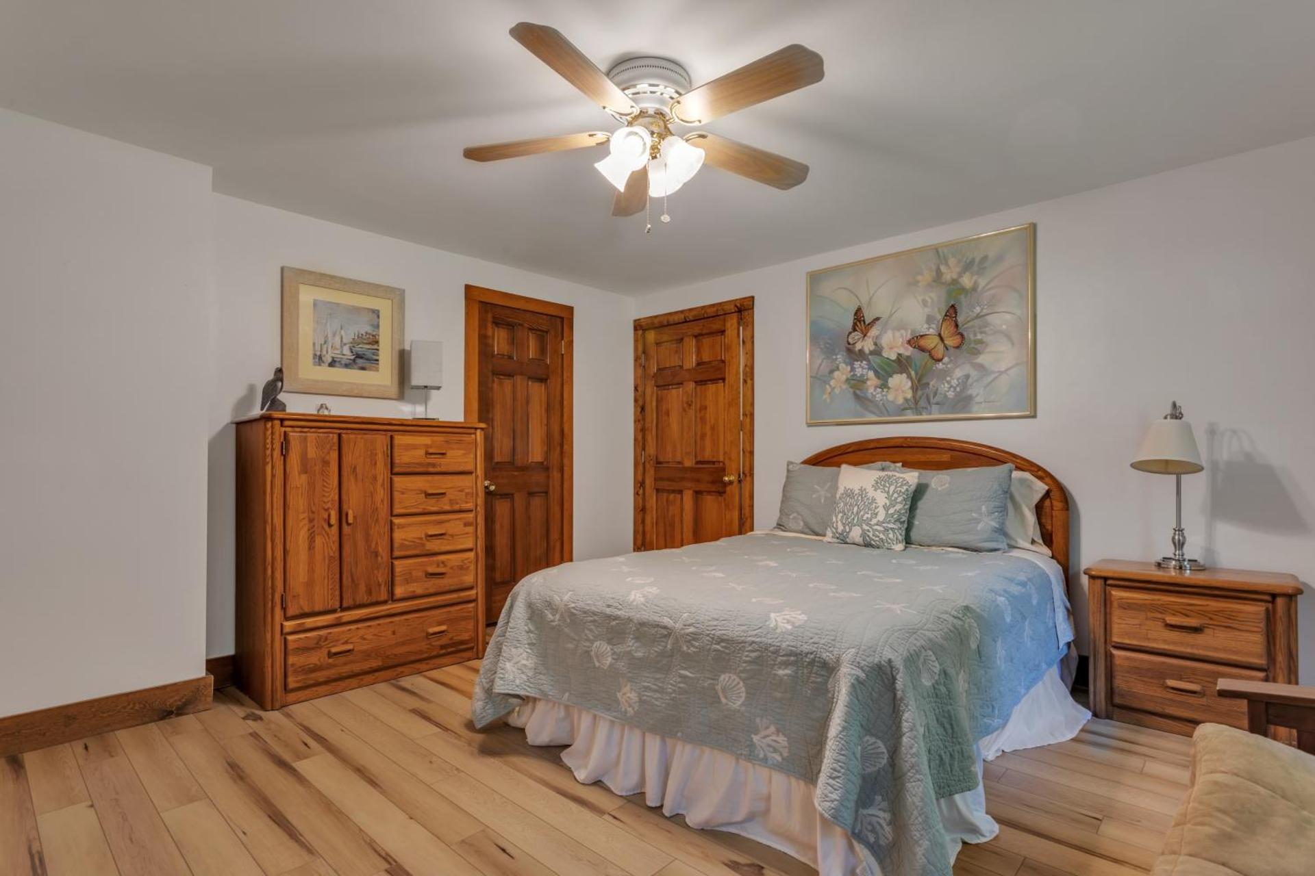 Cozy Bungalow Just Minutes from Mystic, Westerly Beaches, Boating and Casinos! bungalow