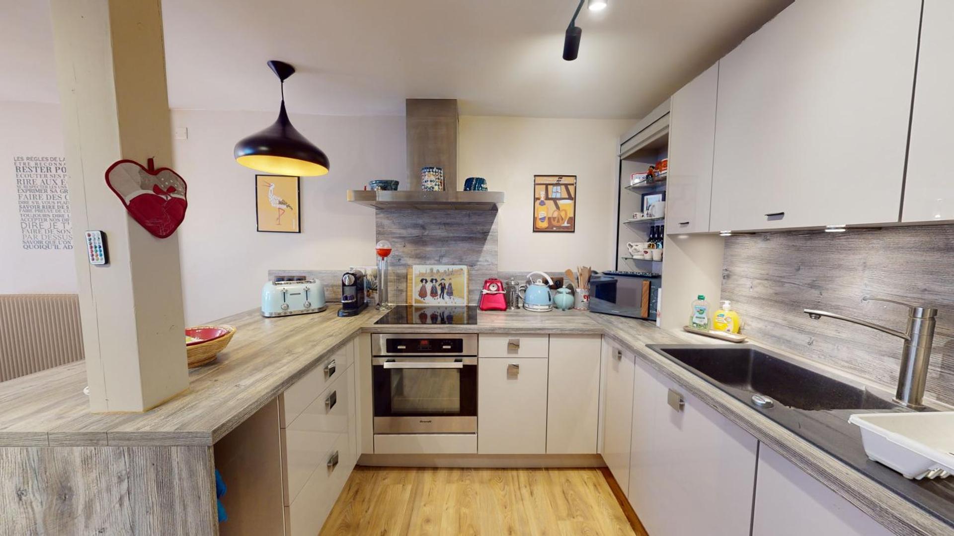 Kitchen or kitchenette