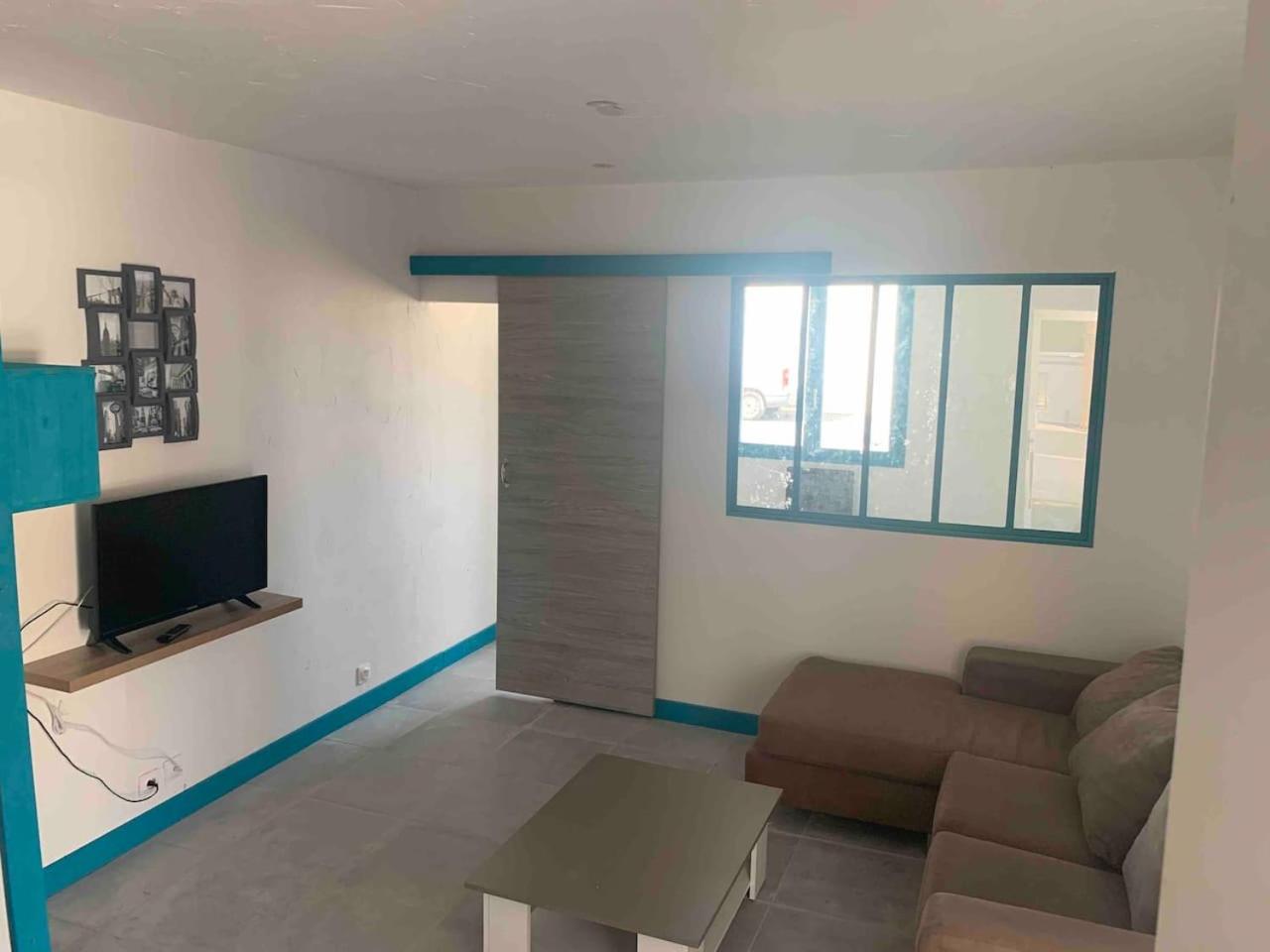 LE DEPOT appartement du port à Champvert