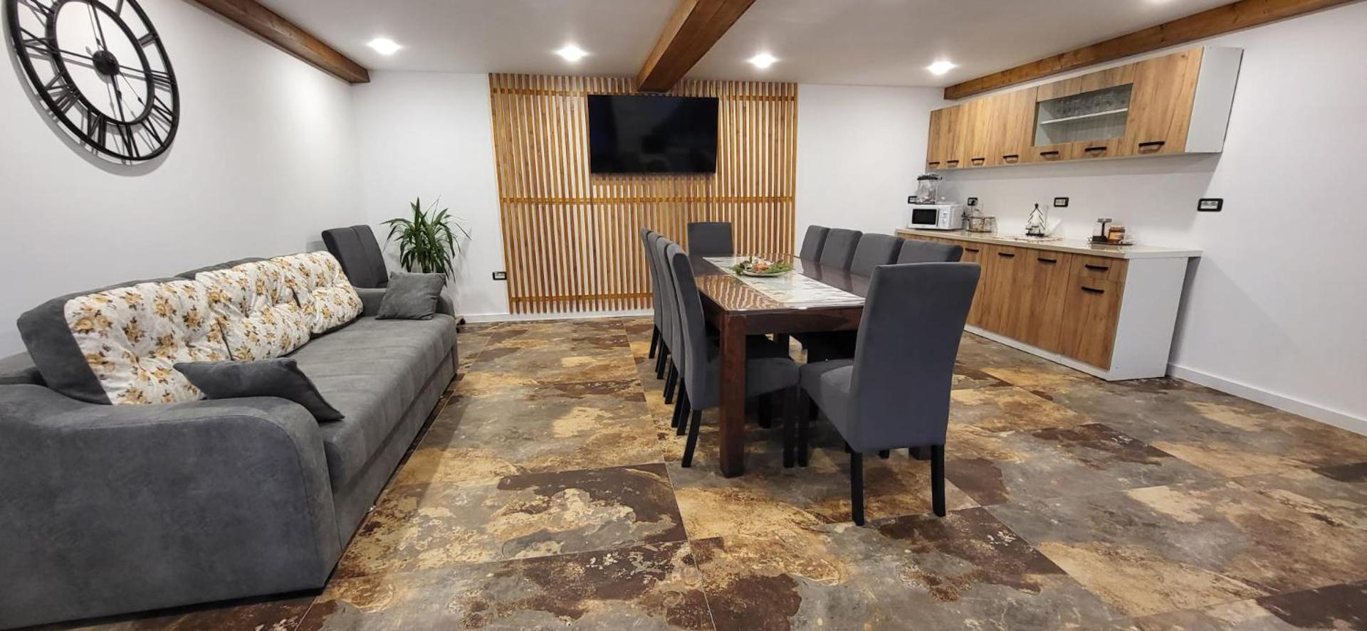 Communal lounge/ TV room