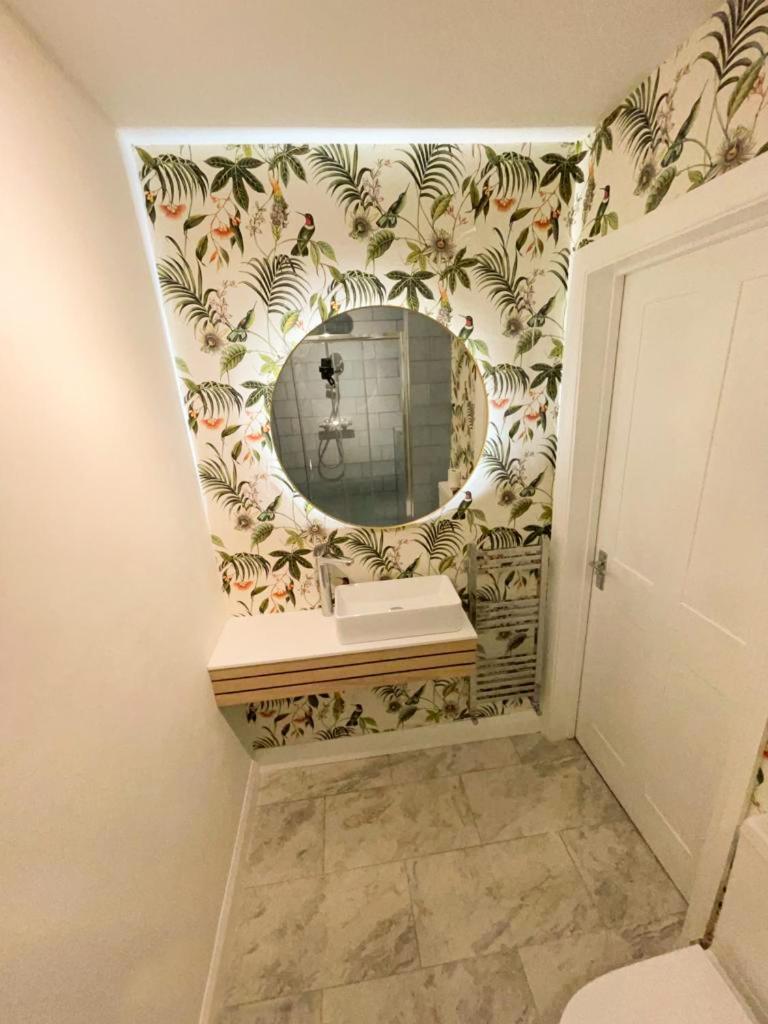 Fulflood View, Winchester