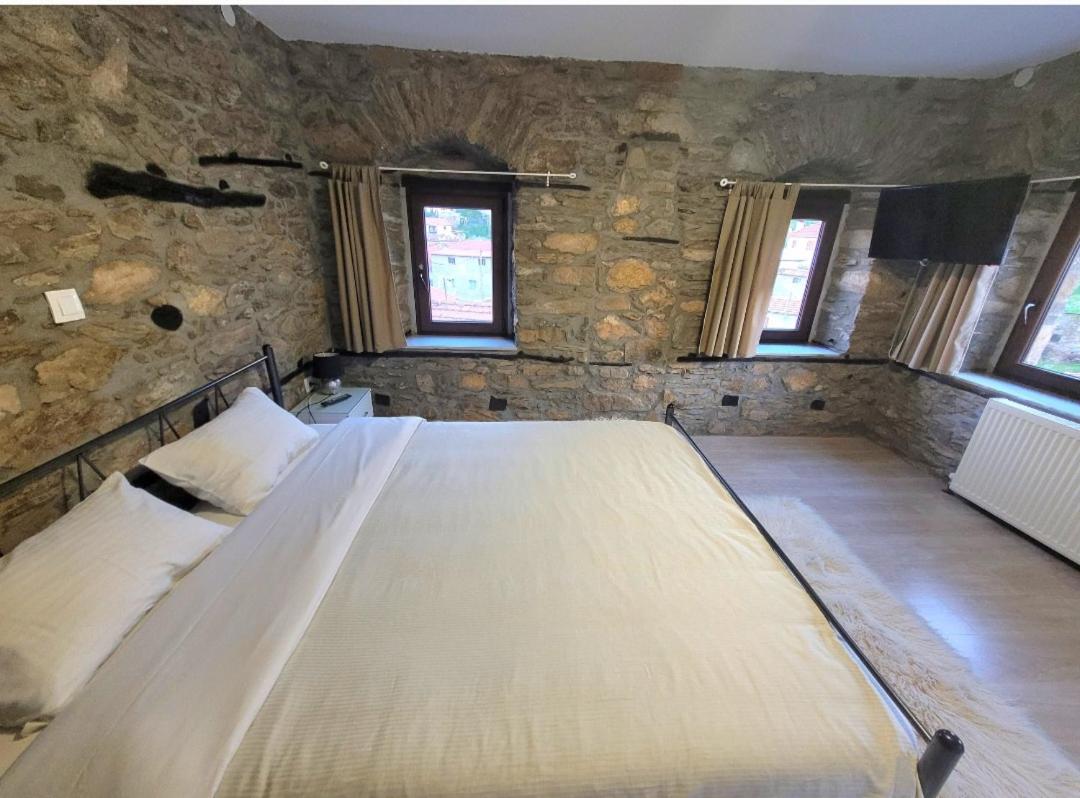 Stone Villa "To Petrino"