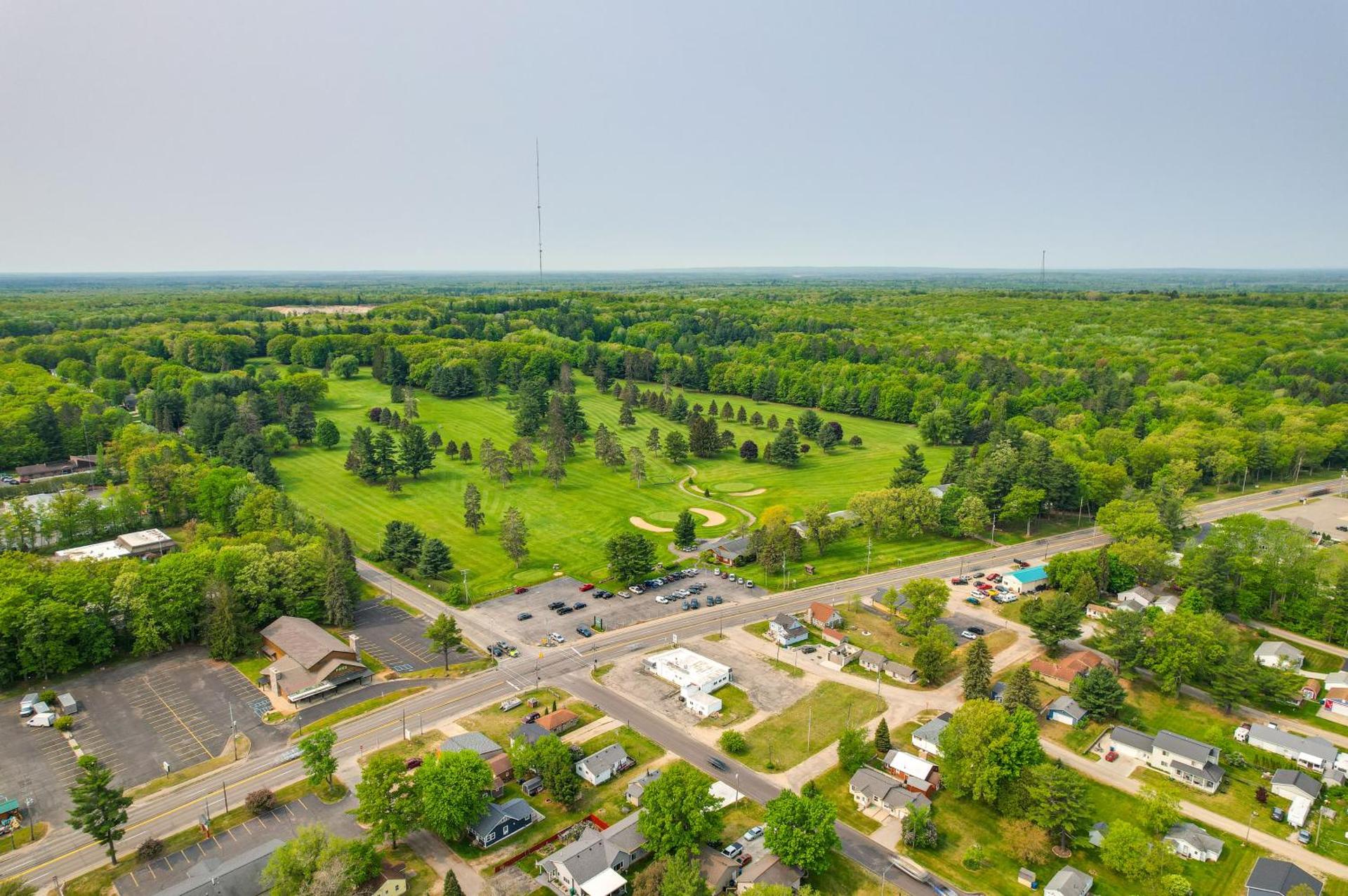 Cozy Houghton Lake Vacation Rental with Fireplace!