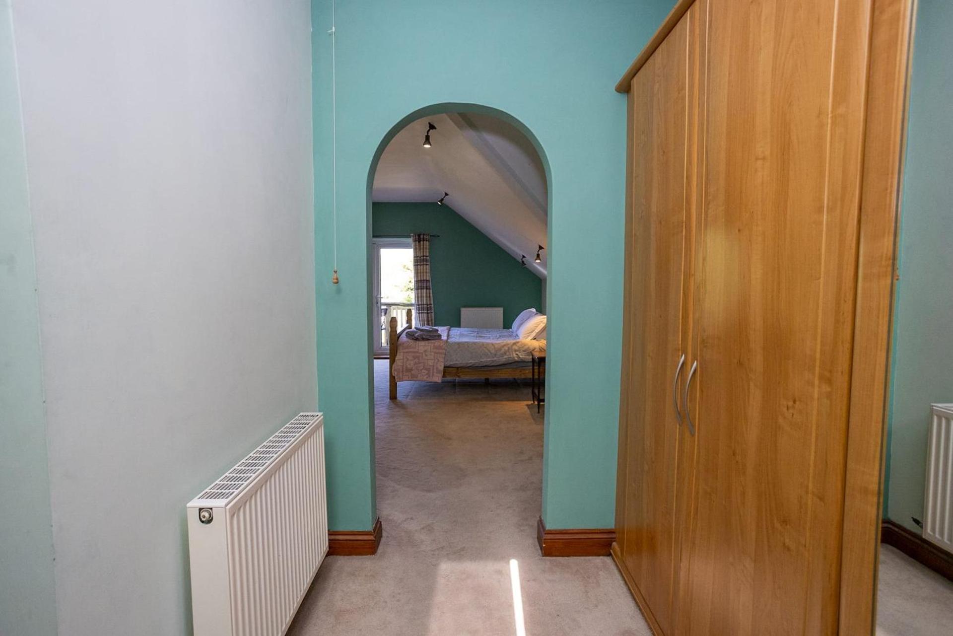 Lamack Vale House, Tenby, 5 Bedrooms with Private Heated Indoor Swimming Pool & Parking