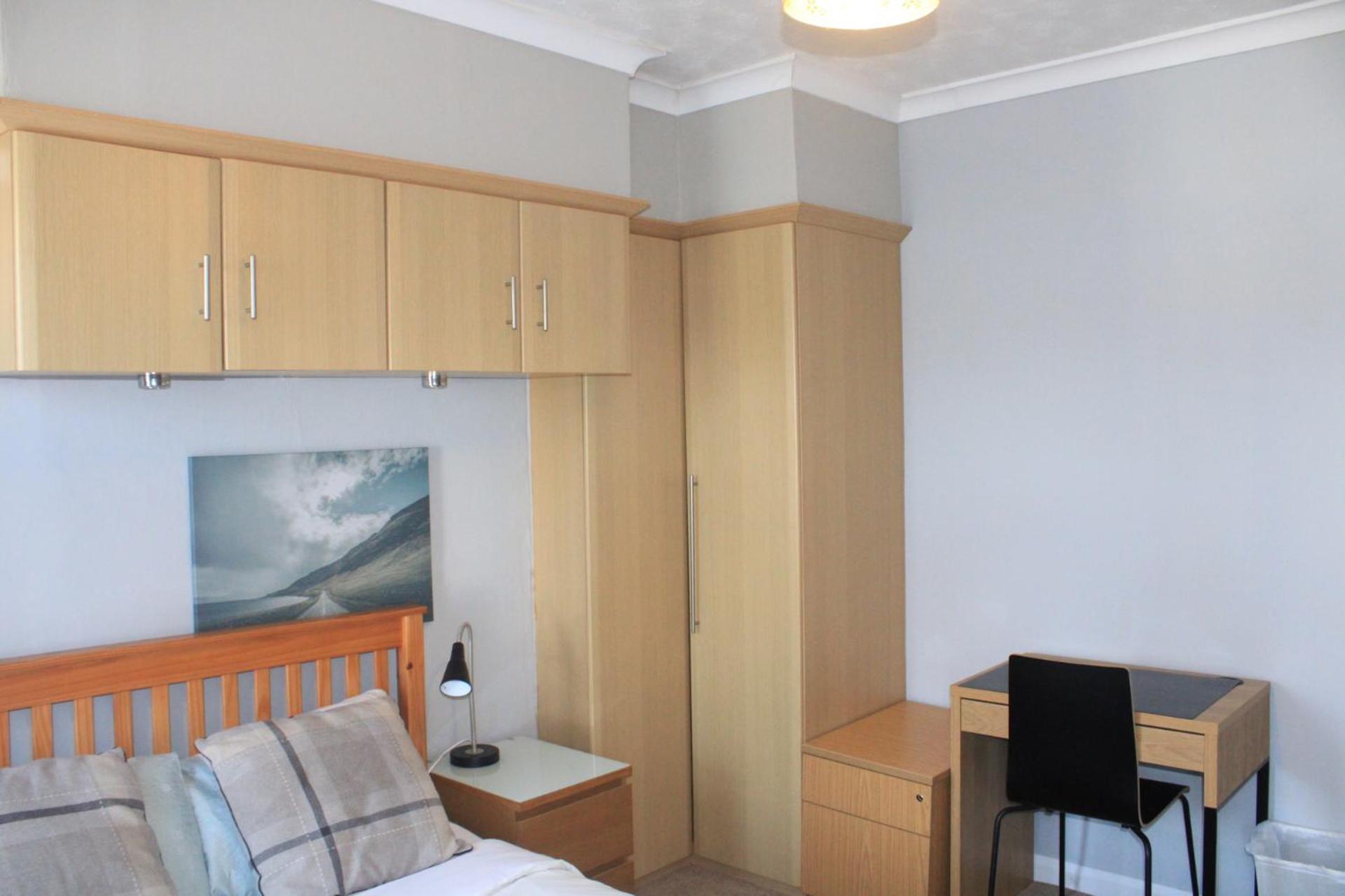 Grays Rest Over, with free parking