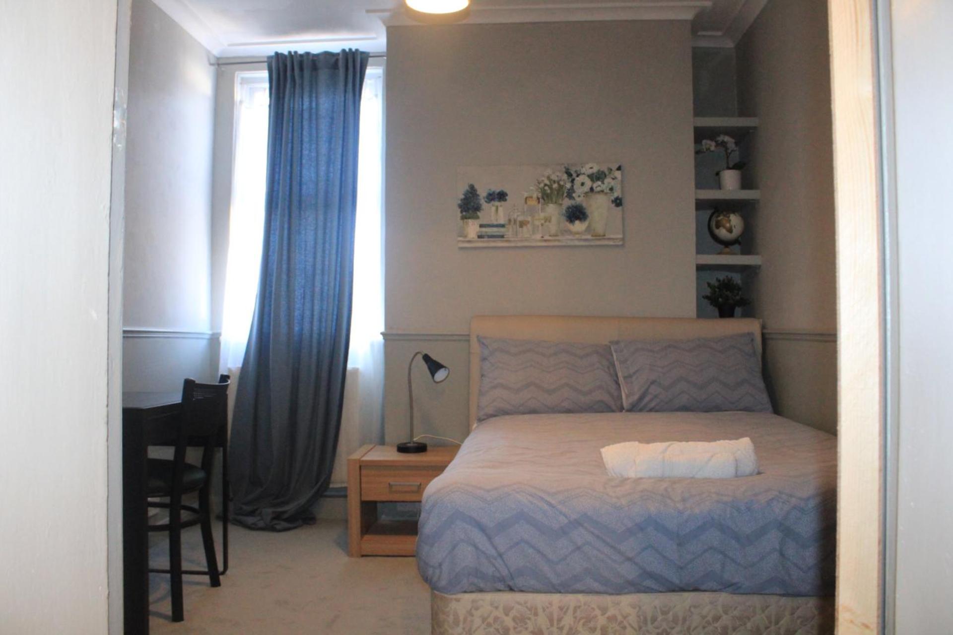 Grays Rest Over, with free parking