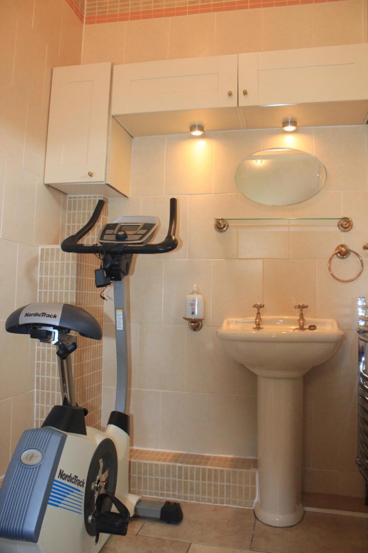 Grays Rest Over, with free parking