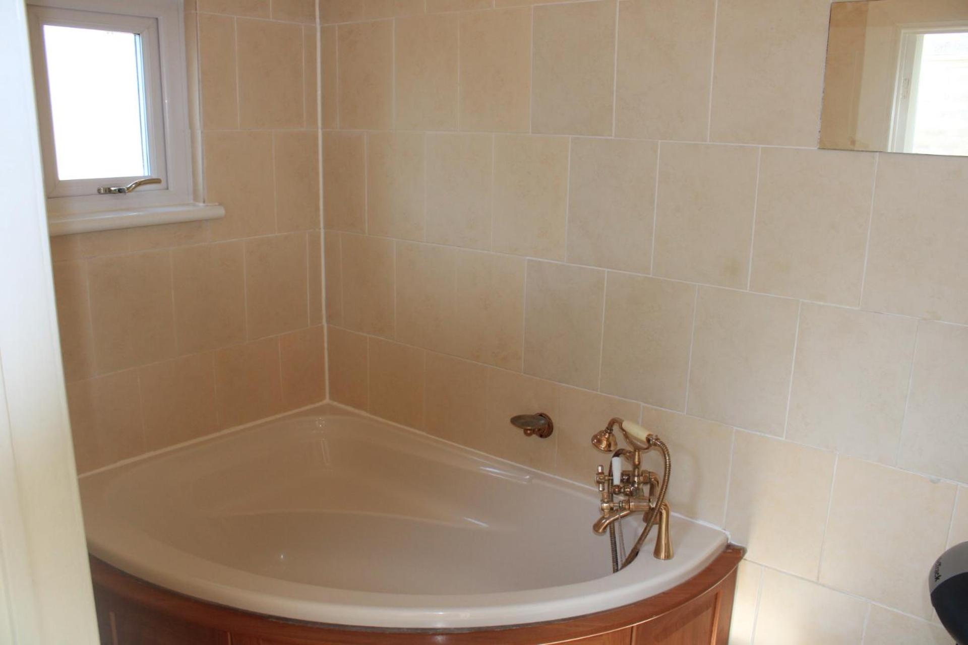 Grays Rest Over, with free parking