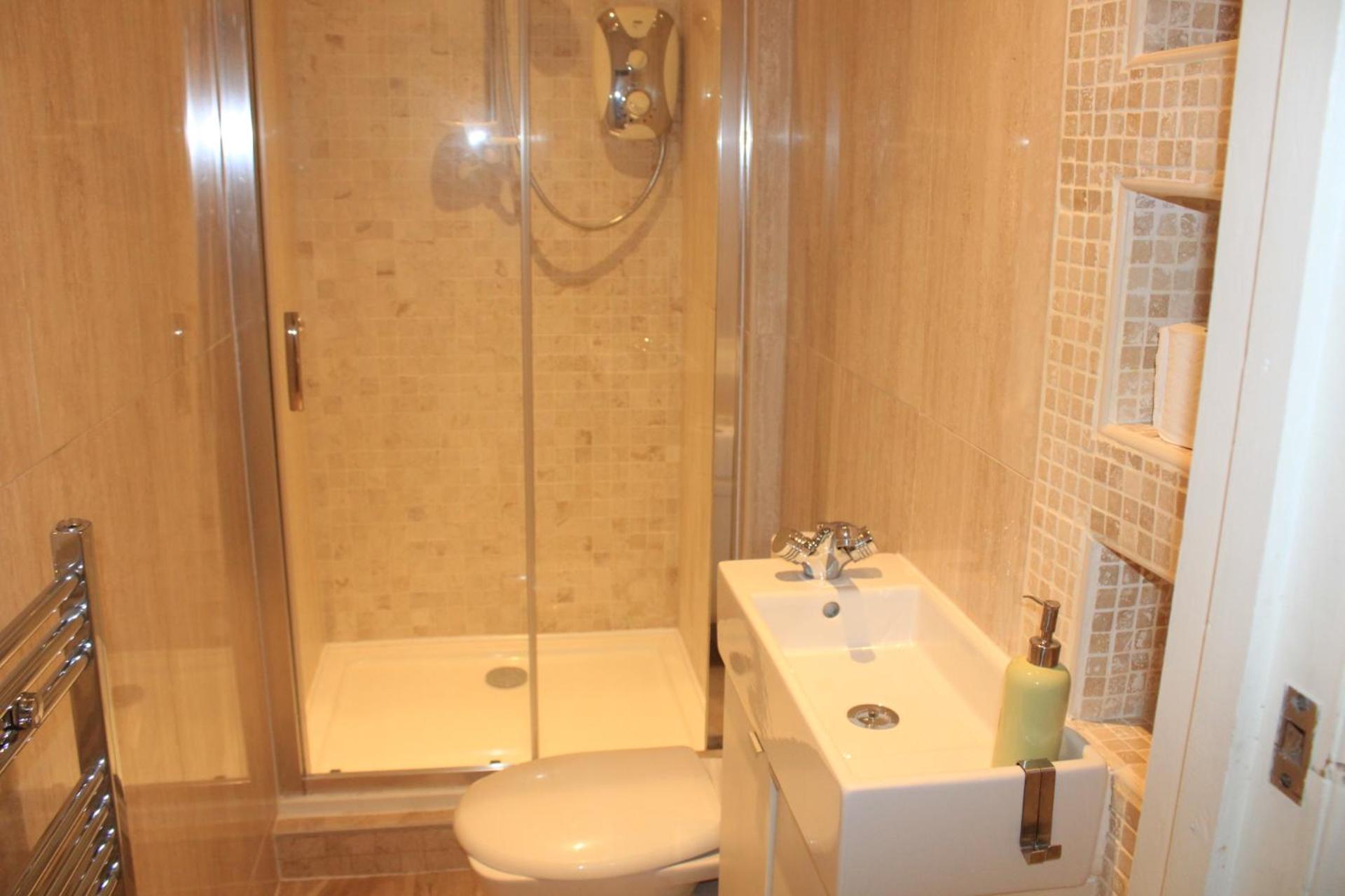 Grays Rest Over, with free parking