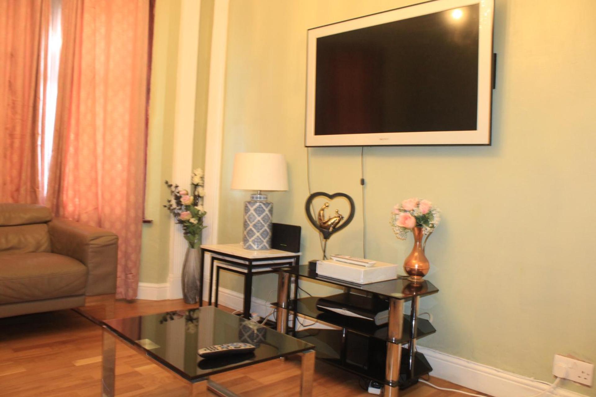 Grays Rest Over, with free parking