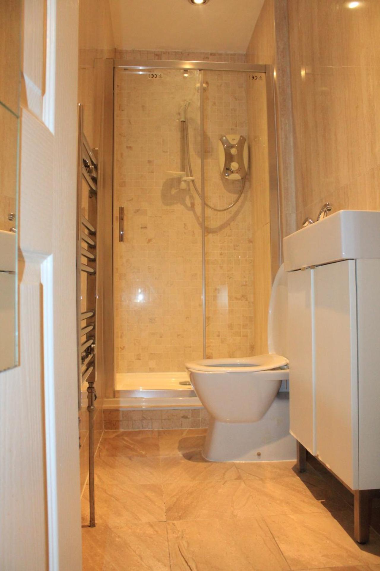 Grays Rest Over, with free parking