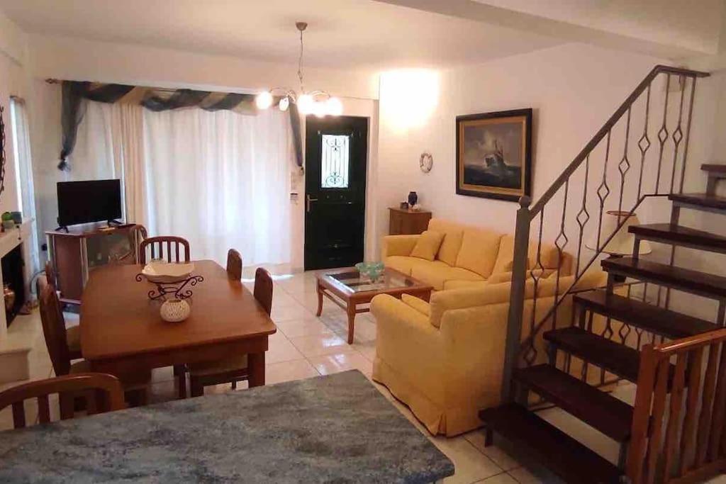 Luxury Beach House 3 Br, AC