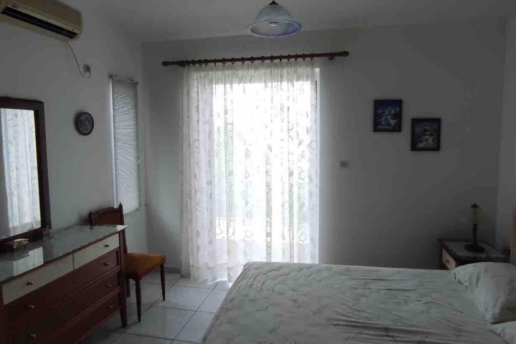 Luxury Beach House 3 Br, AC