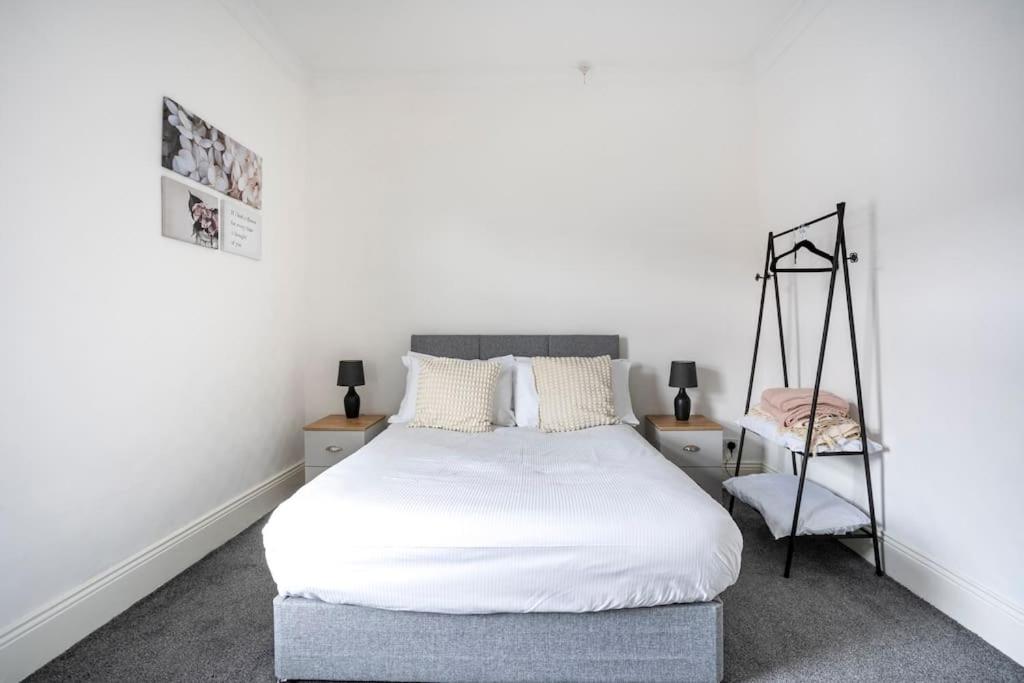 The Crown - Modern & Stylish Home from Home near Hopetown