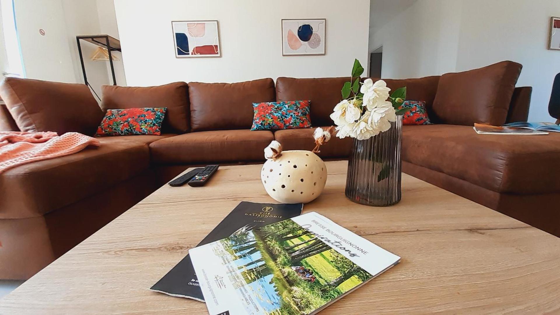 Communal lounge/ TV room