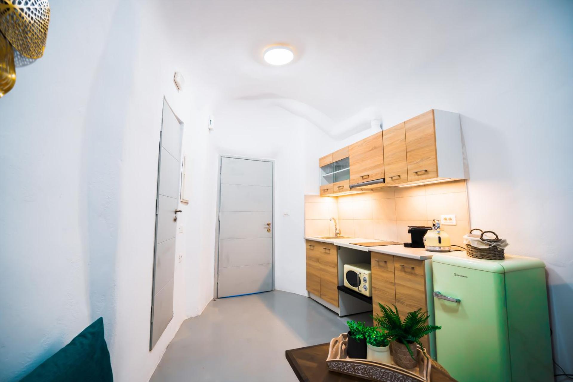 Jessica Apartment with Jacuzzi