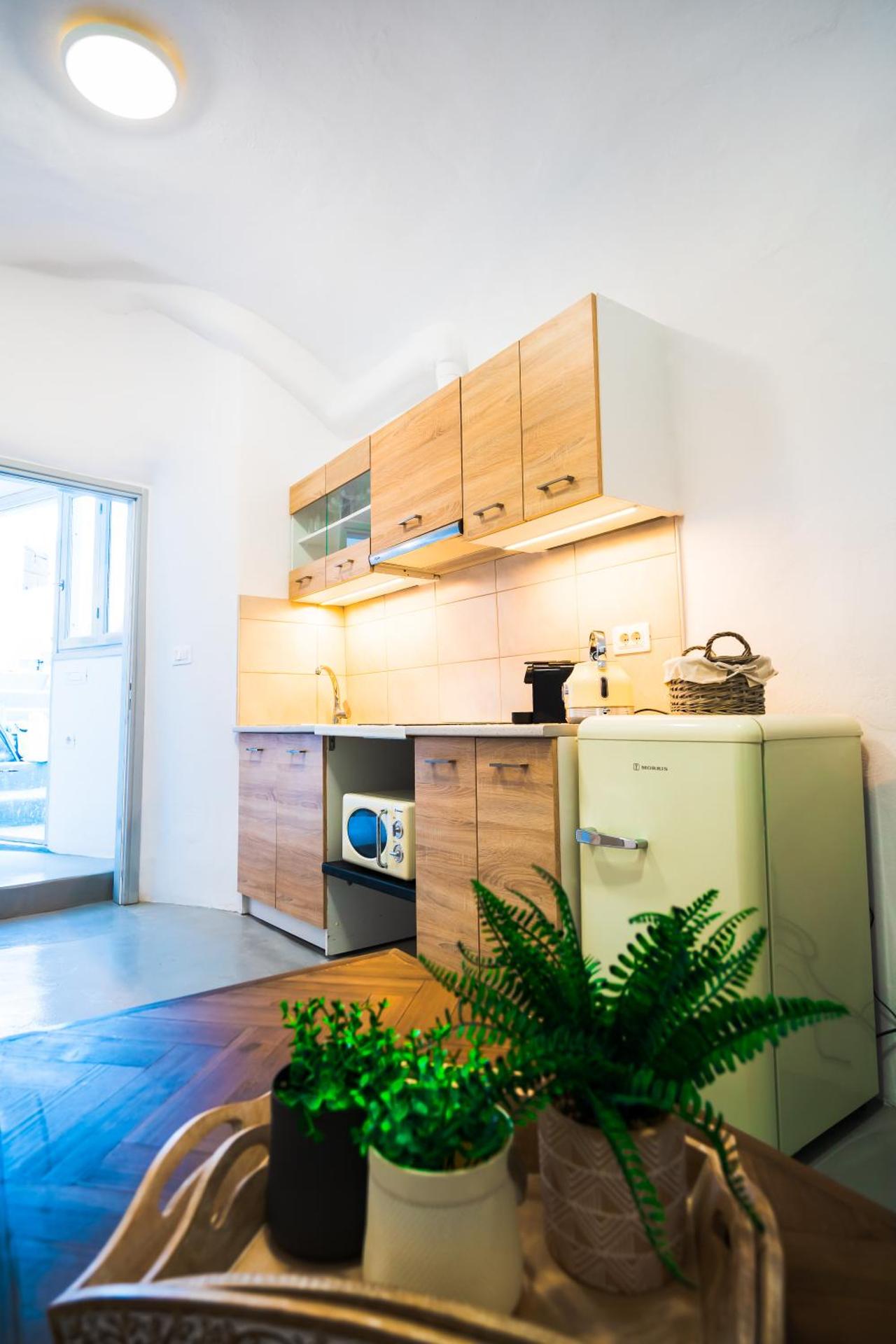 Jessica Apartment with Jacuzzi