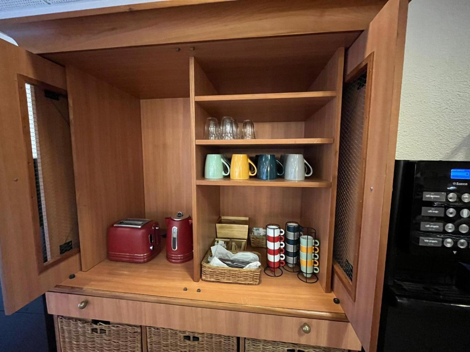 Coffee/tea facilities