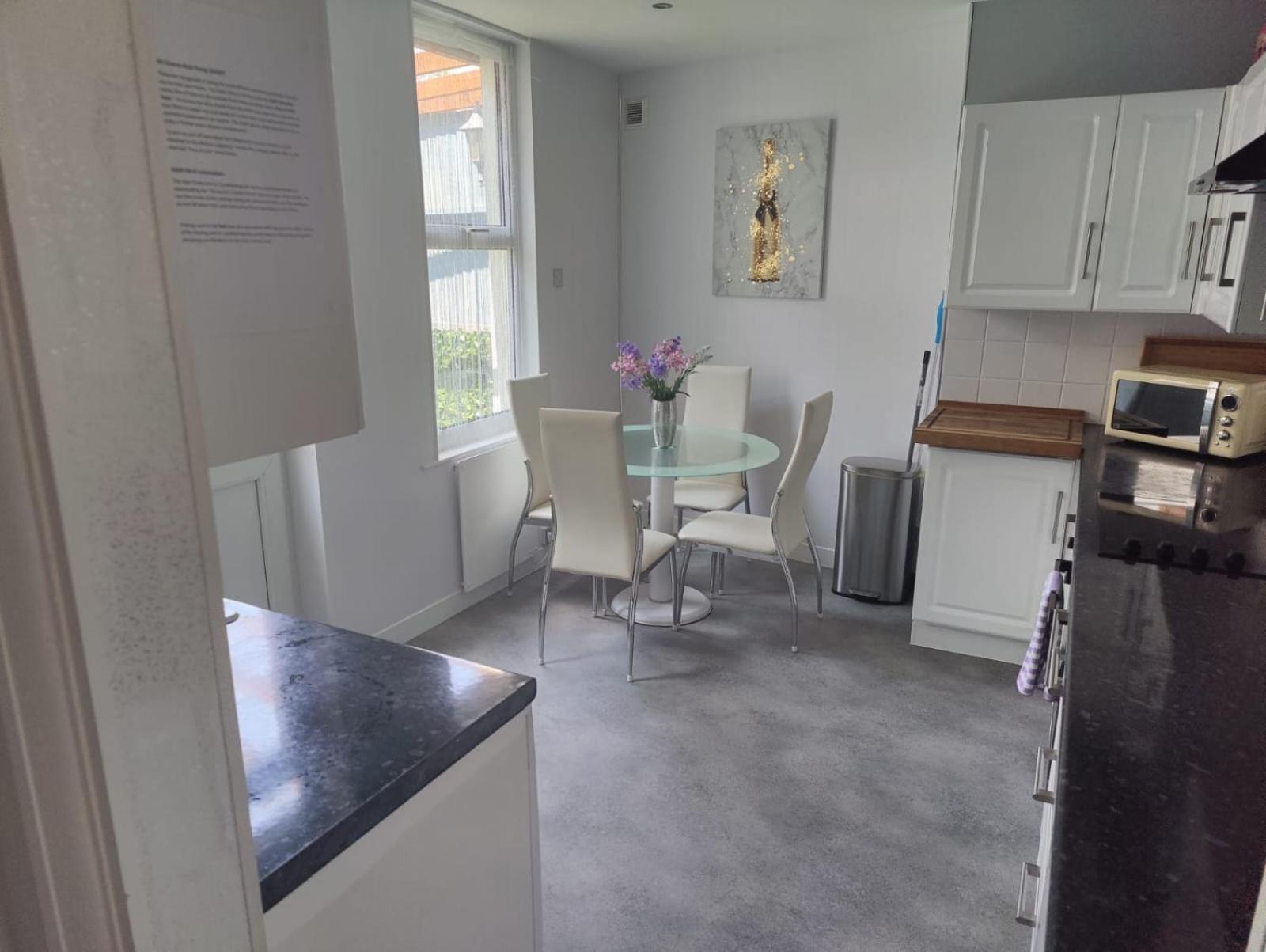 Bexhill Beautiful Sea Front Bungalow