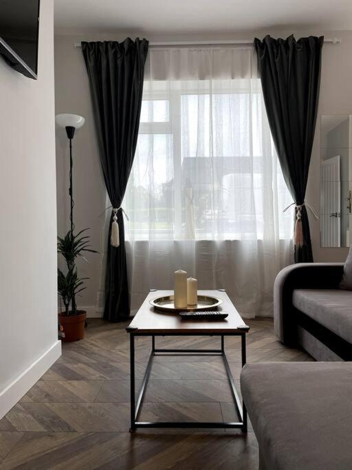 Modern and spacious house with Hot Tub