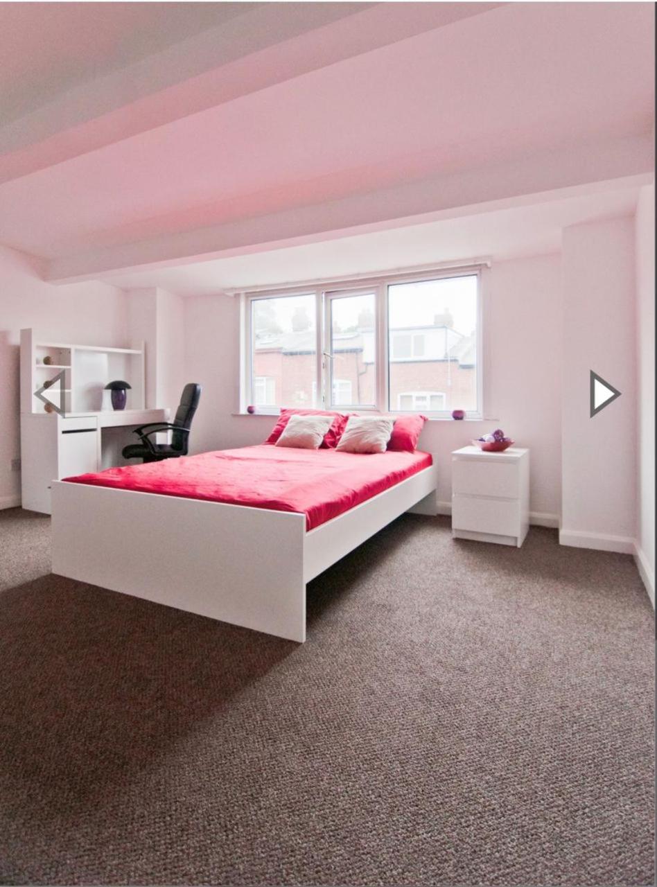 Budget Double Room Close to Leeds University and City centre