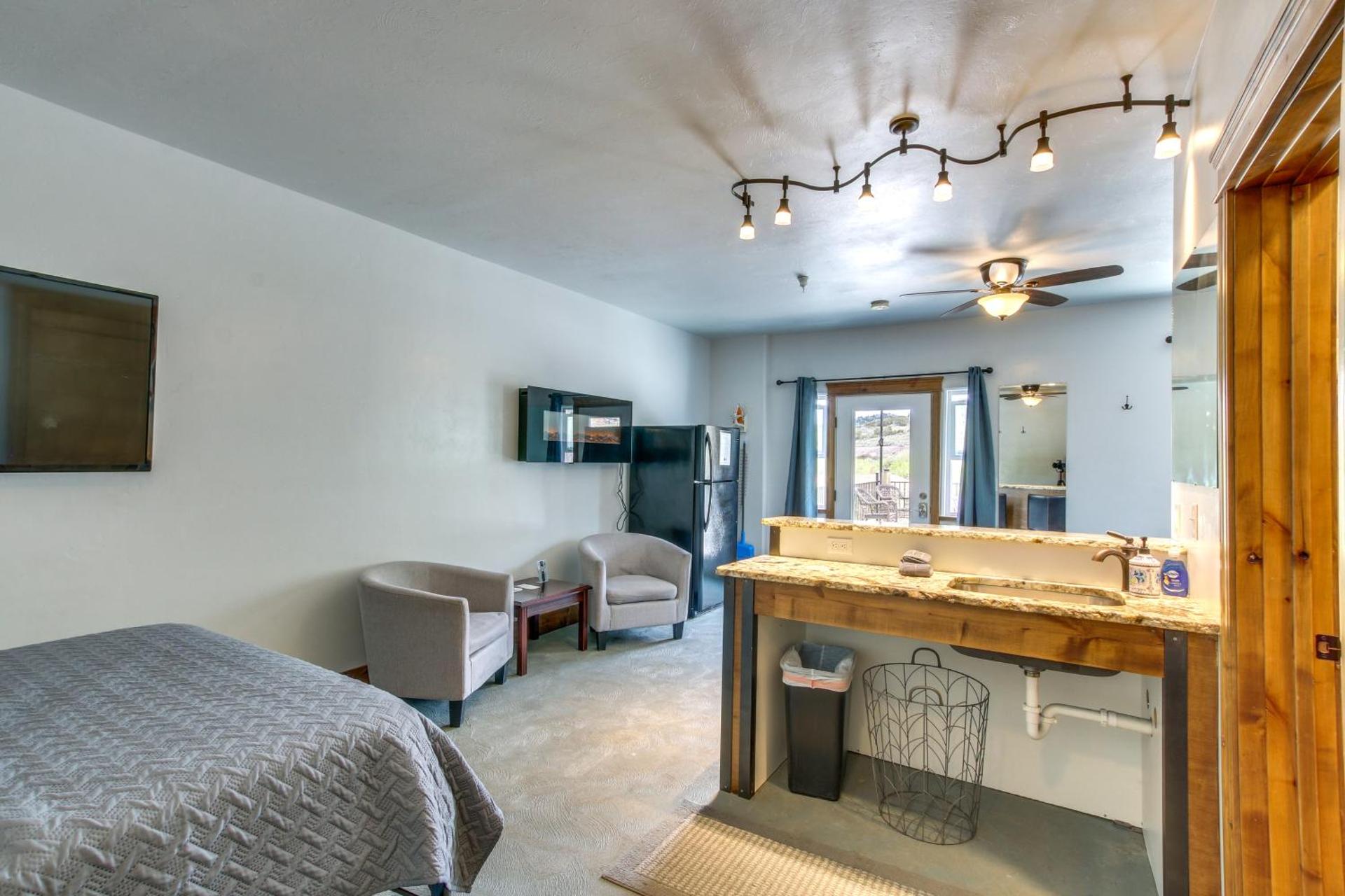 Central Lava Hot Springs Studio with Deck and Views!